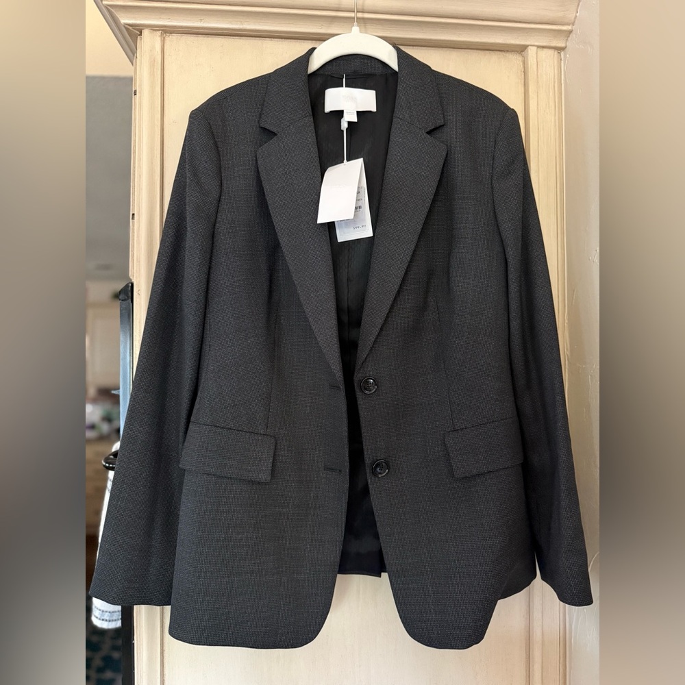 👩‍🏫Hugo Boss Charcoal Patterned Jacket